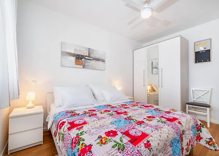 Ap Stella, Center Of Zadar, 2br, Parking *
