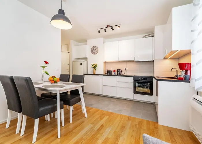 Apartamento Ap Stella, Center Of Zadar, 2br, Parking Zadar