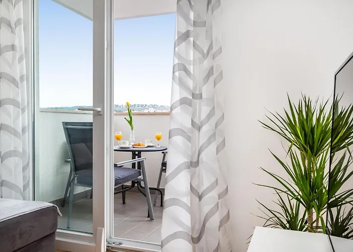 Appartement Ap Stella, Center Of Zadar, 2br, Parking *
