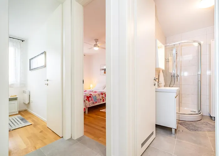 Appartement Ap Stella, Center Of Zadar, 2br, Parking