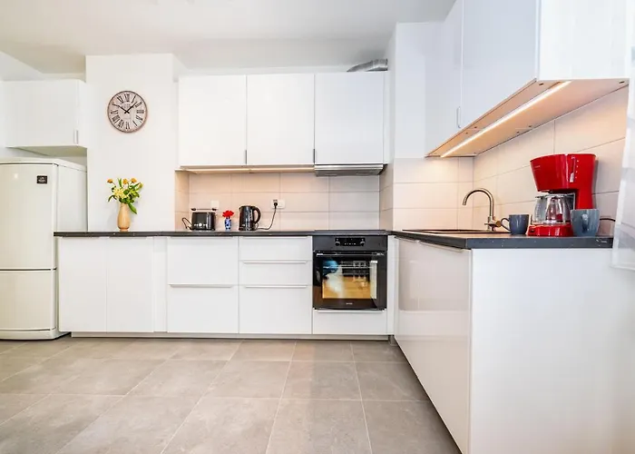Ap Stella, Center Of Zadar, 2br, Parking